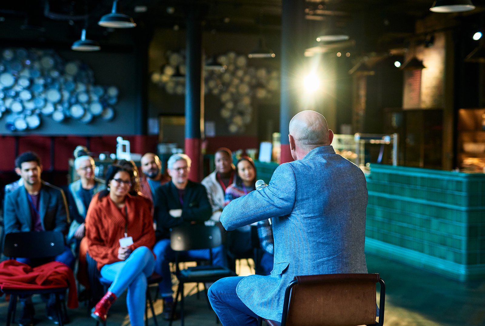 hiring-a-speaker-for-your-next-event?-ask-these-6-questions-before-you-sign-a-contract