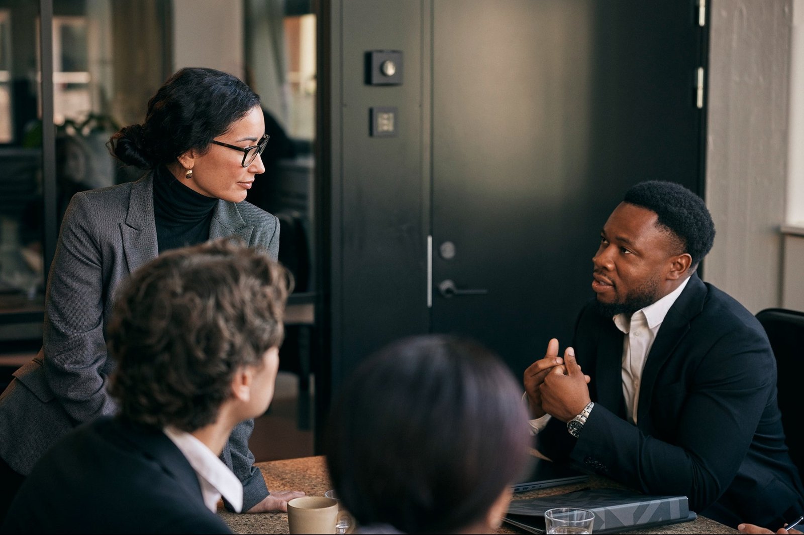 the-1-question-i-ask-in-every-leadership-meeting-to-uncover-problems-before-it’s-too-late