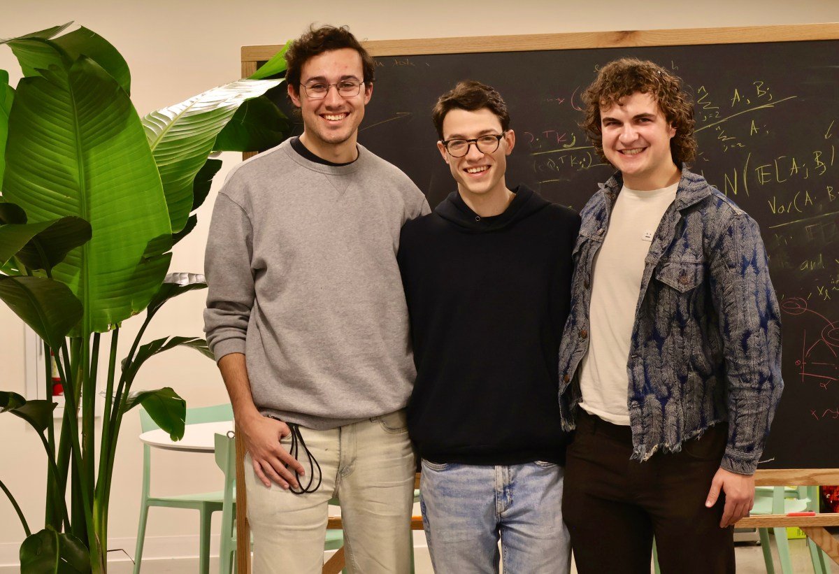 year-old-ai-lab-flapping-airplanes-raises-$1b-at-a-$6b-valuation